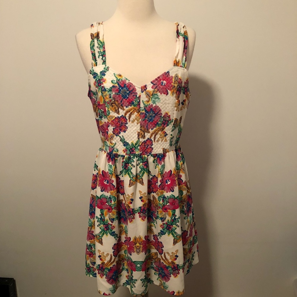 Under Skies Floral Dress ***